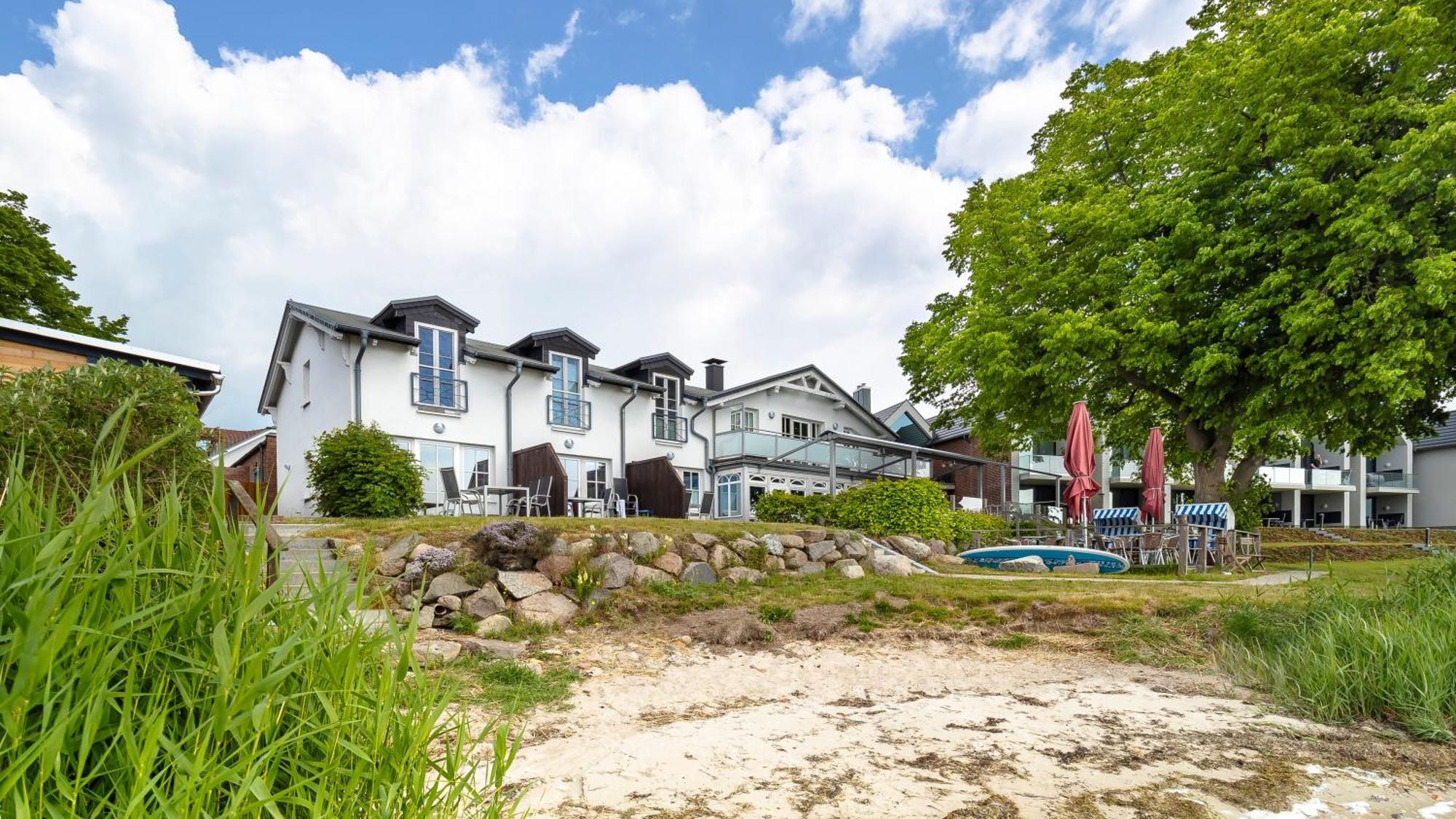 Haus Seeblick Mit 9 Wohnungen Alt Reddevitz Luaran gambar